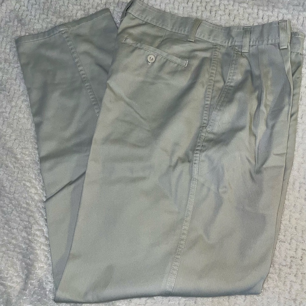 Bugle Boy Men's Khaki Pleated Chinos